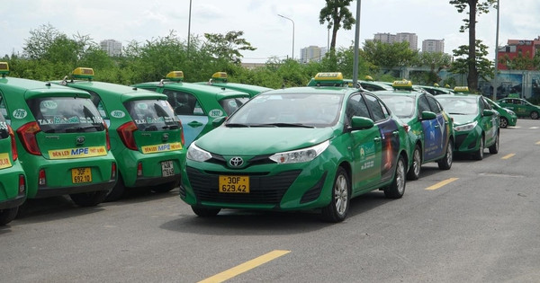 Tài xế taxi ồ ạt bỏ nghề