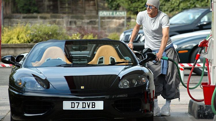 Ferrari 612 Scaglietti has a D7DVB number plate that resembles David Beckham's name and his shirt number.