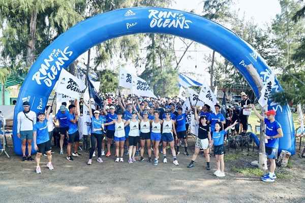 Gần 300 runner thu gom rác, khởi động adidas Run for the Oceans 2022