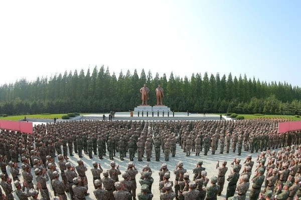 Hình ảnh Triều Tiên huy động quân đội chống dịch Covid-19