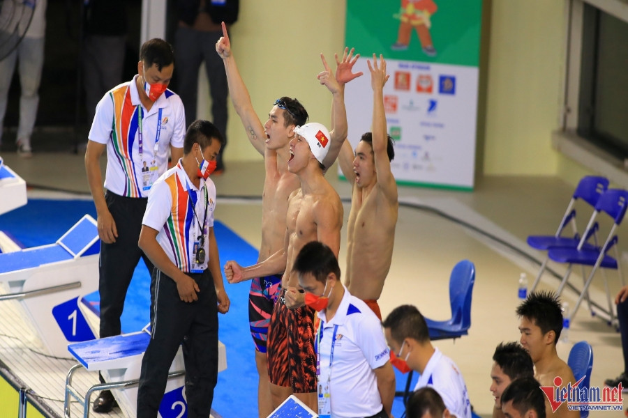 Bơi lội Việt Nam gây bão SEA Games 31, Schooling tháo huy chương