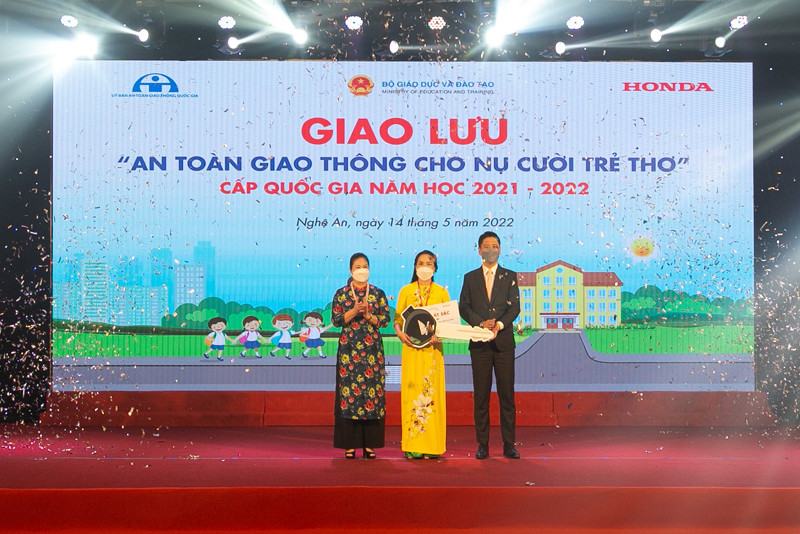 Trao giải ‘ATGT cho nụ cười trẻ thơ’ năm học 2021