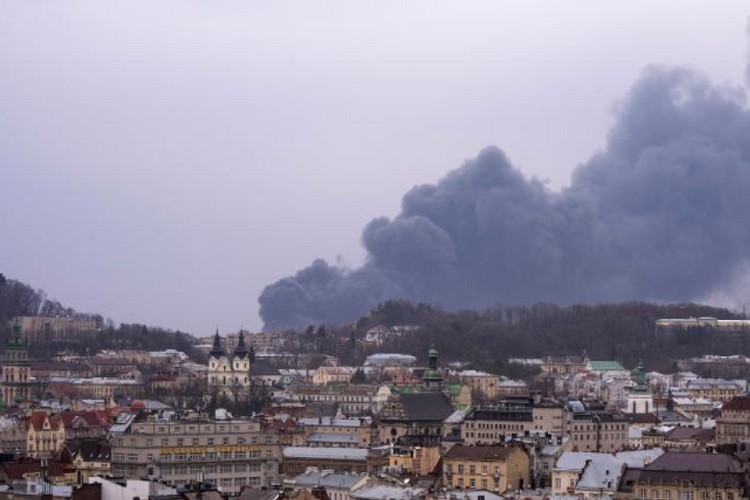 Tây Ukraine bị tấn công tên lửa, Mỹ sớm duyệt Thụy Điển gia nhập NATO