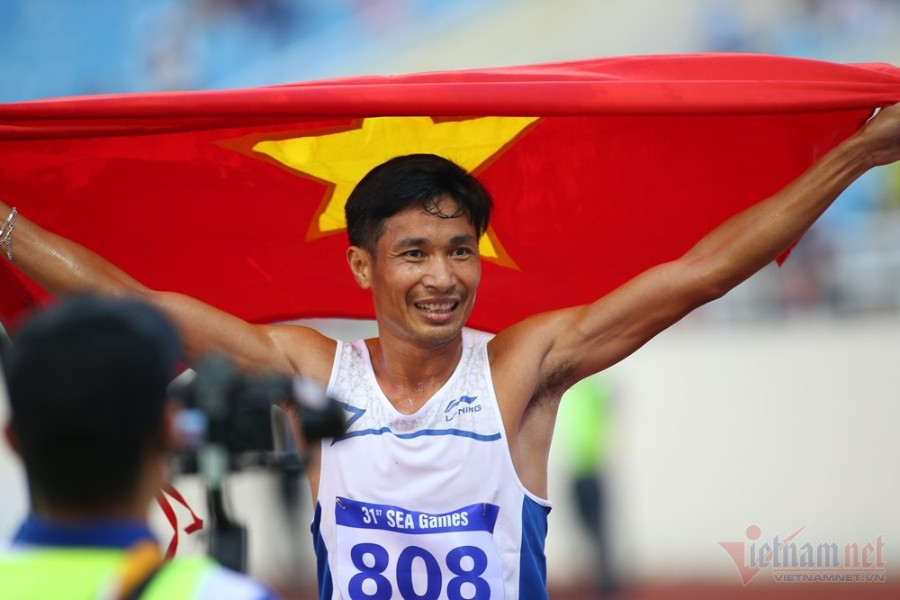 Nguyễn Văn Lai với nước rút ngoạn mục giành HCV 10.000m SEA Games 31