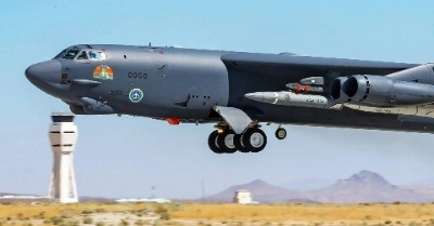 The US successfully launched the AGM-183A hypersonic missile for the first time from the B-52 . flying fortress