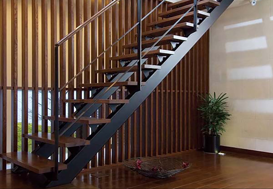 Choose the stairs material that suits the owner