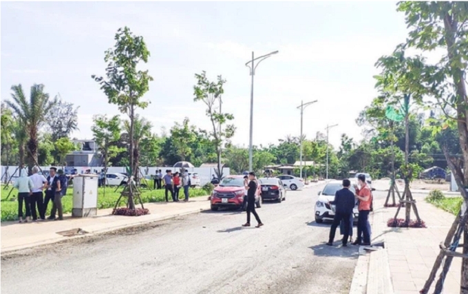 Chơi 'tất tay' giữa cơn sốt, nhà đầu tư F0 sập bẫy, ôm đất không thể giao dịch - 1