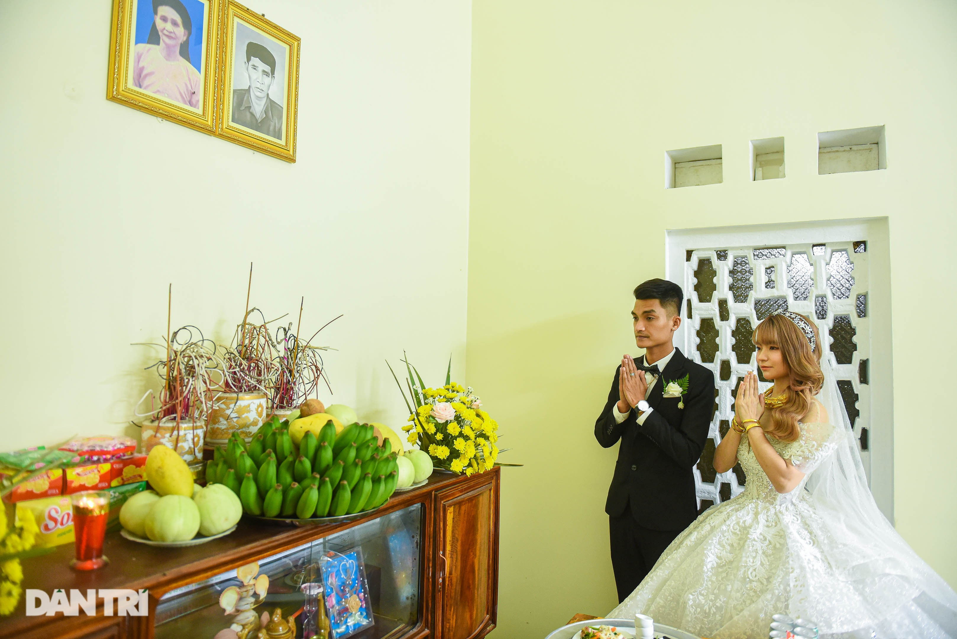 Đám cưới Mạc Văn Khoa: NSND Tự Long về dự, cô dâu đeo vàng trĩu cổ - 12