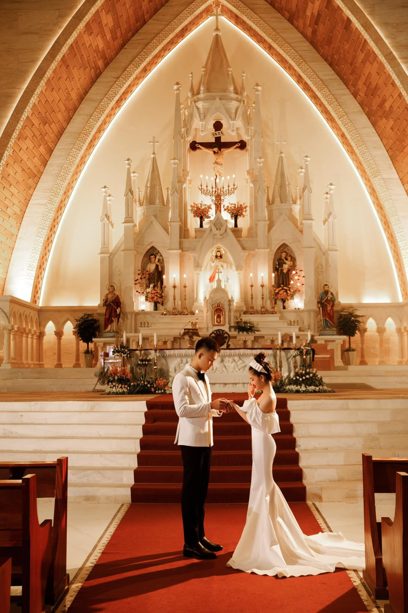 Anh Tu to chuc dam cuoi anh 1