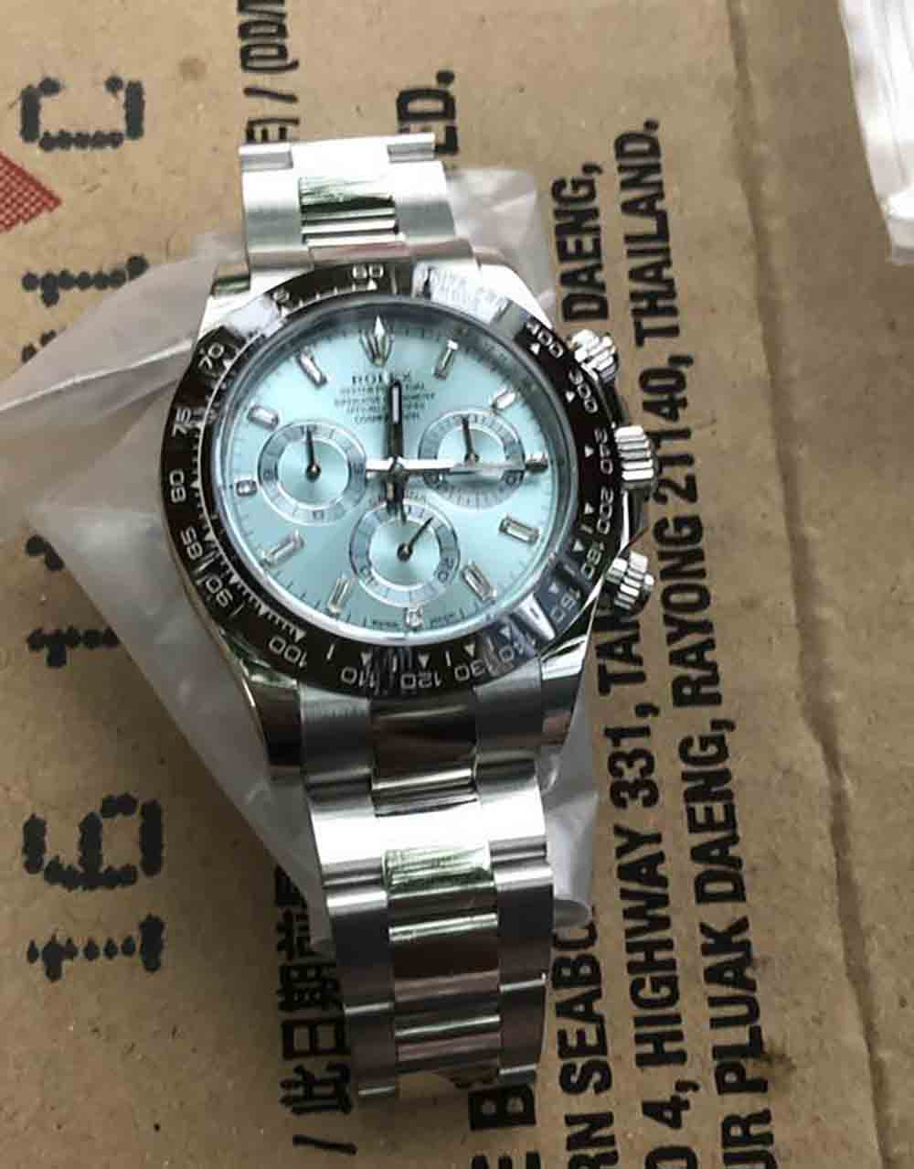 kieu nu danh trao dong ho rolex tien ty cua nguoi tinh dai gia 1484