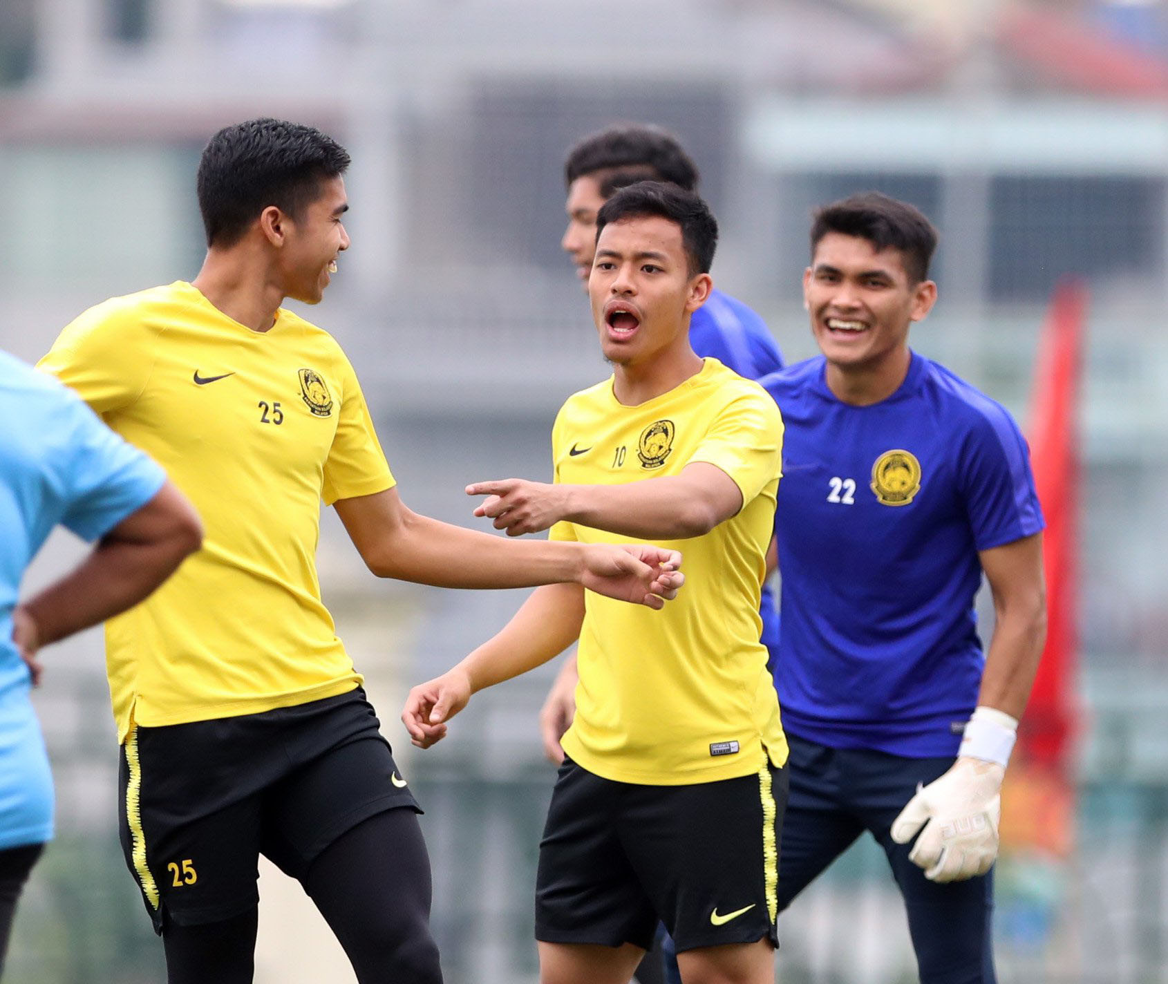 Không giống như suy nghĩ của nhiều người, U23 Malaysia có mặt ở trên sân tập khá tự tin cũng như vui vẻ, thoải mái dù phía trước là trận đấu được coi khó khăn, quan trọng nhất tại SEA Games 31.
