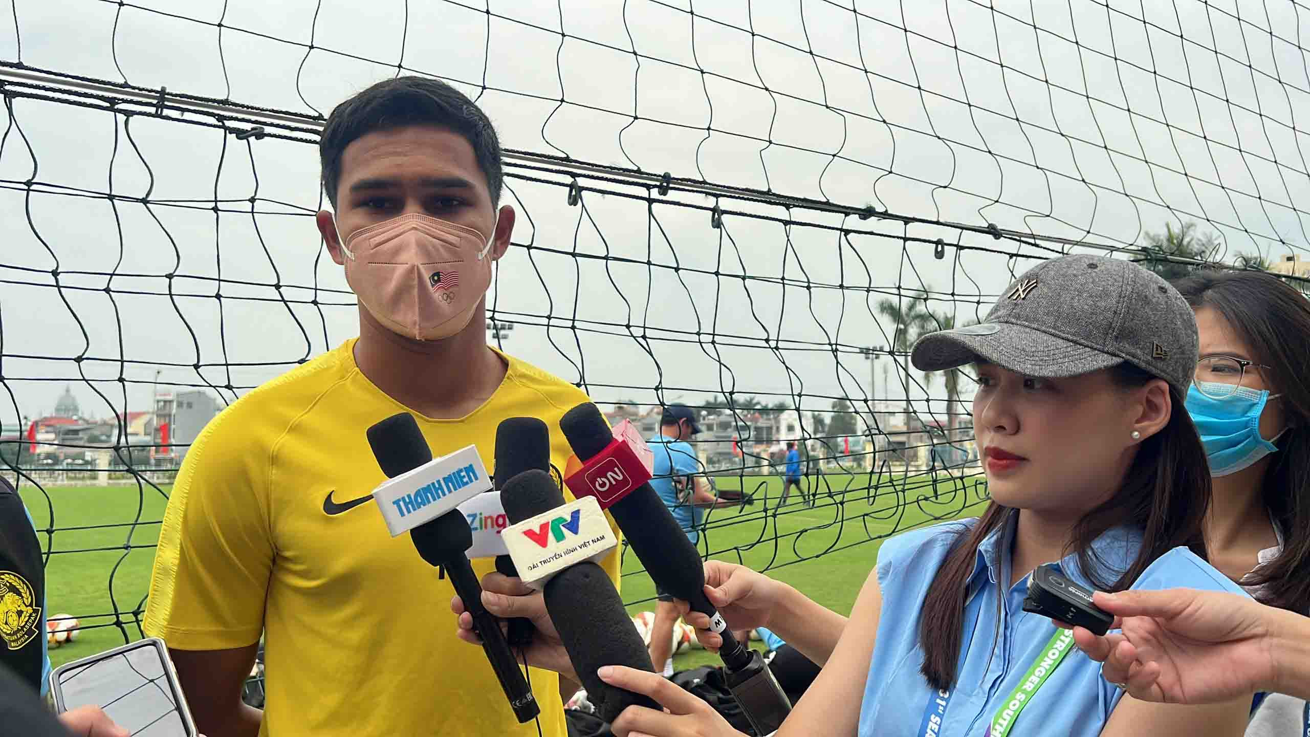 Người được lựa chọn cho phần trả lời phỏng vấn là hậu vệ Shamsul Fazili và cầu thủ này đánh giá khá lạc quan về trận đấu sắp tới gặp U23 Việt Nam...
