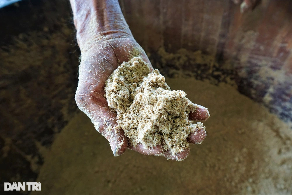 Độc đáo nghề ép đậu phộng chảy ra... vàng - 6