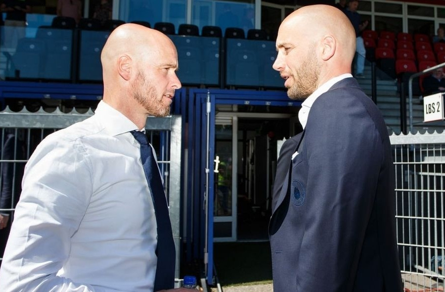 Erik ten Hag đến văn phòng MU, gửi cảnh báo các cầu thủ