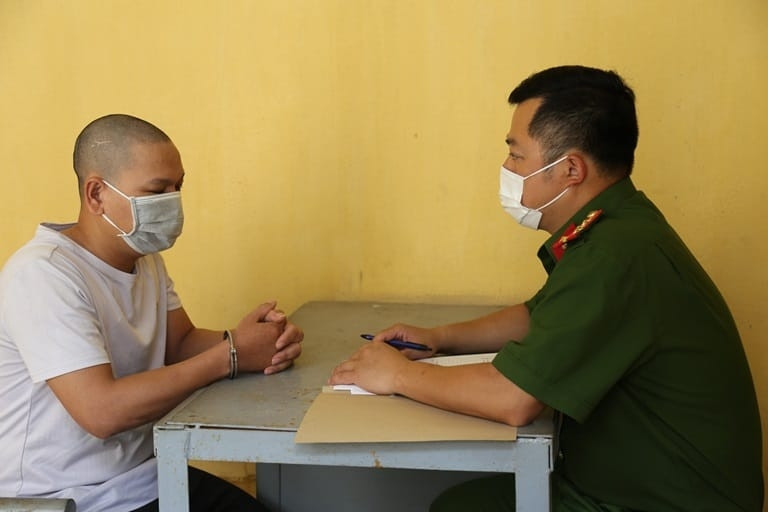 Bắt kẻ làm giả giấy phép lái xe rồi mang đi bán ở Vĩnh Phúc