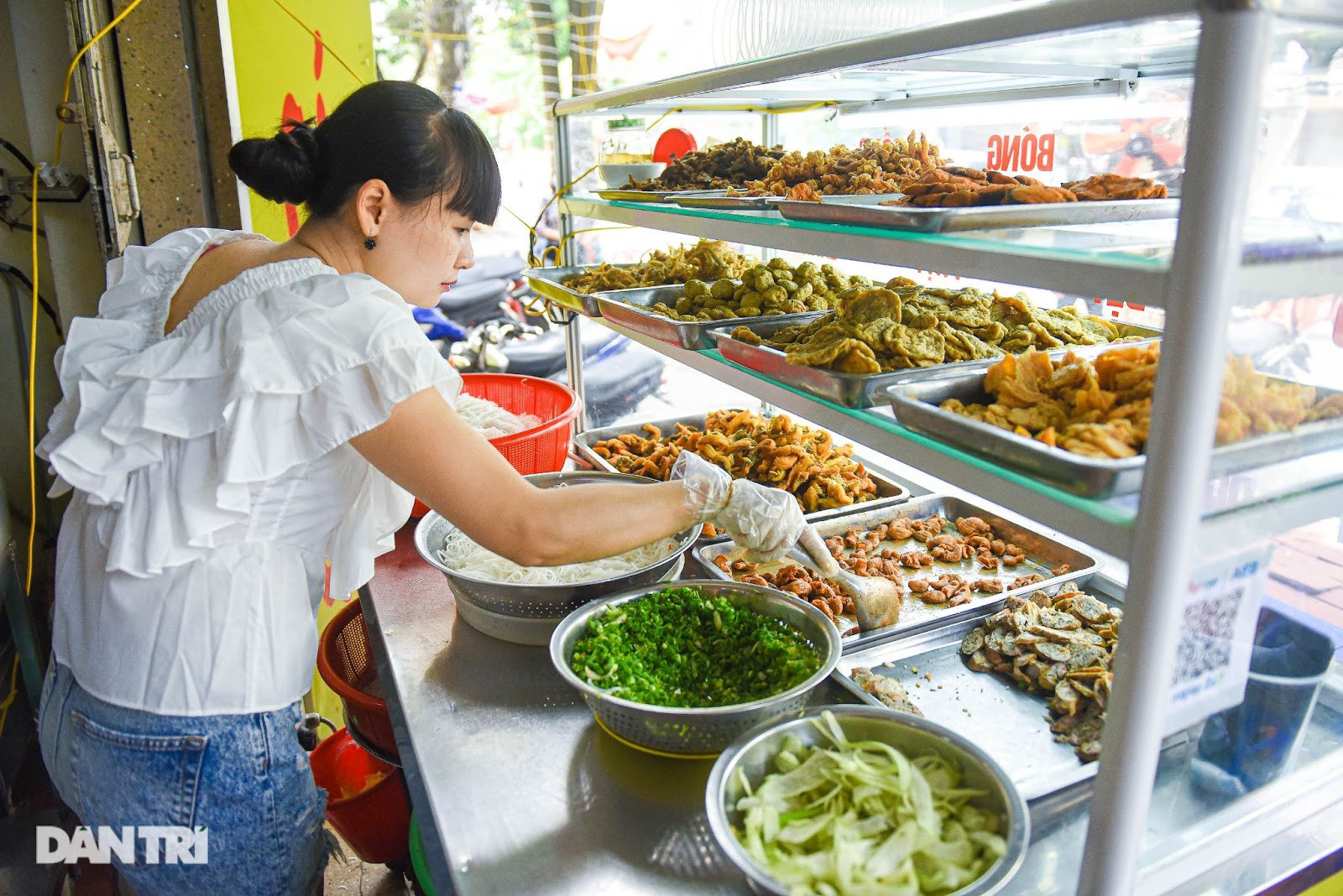 Quán bún cá cay ngày bán 1.300 bát, dùng cả tạ nguyên liệu ở Hải Phòng - 5