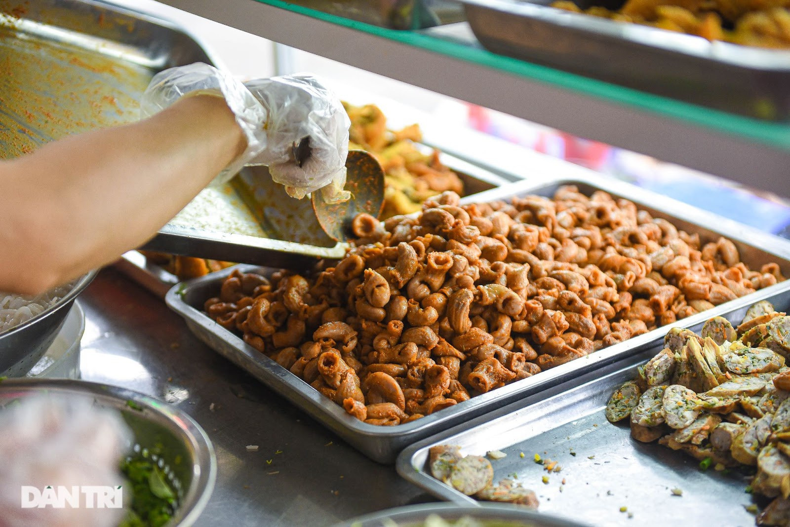 Quán bún cá cay ngày bán 1.300 bát, dùng cả tạ nguyên liệu ở Hải Phòng - 4