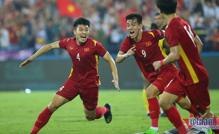 U23 Vietnam beat Malaysia to meet Thailand in the final: Emotions, drama