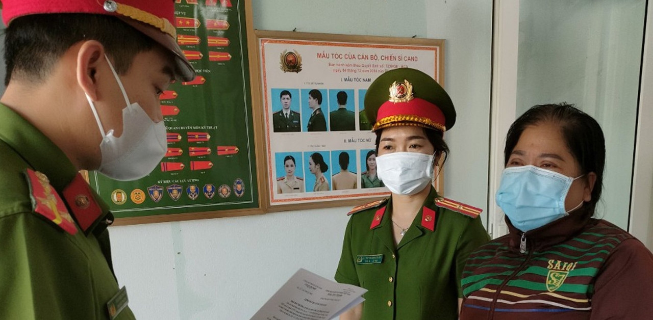A woman appropriated the property of 32 people in Quang Nam