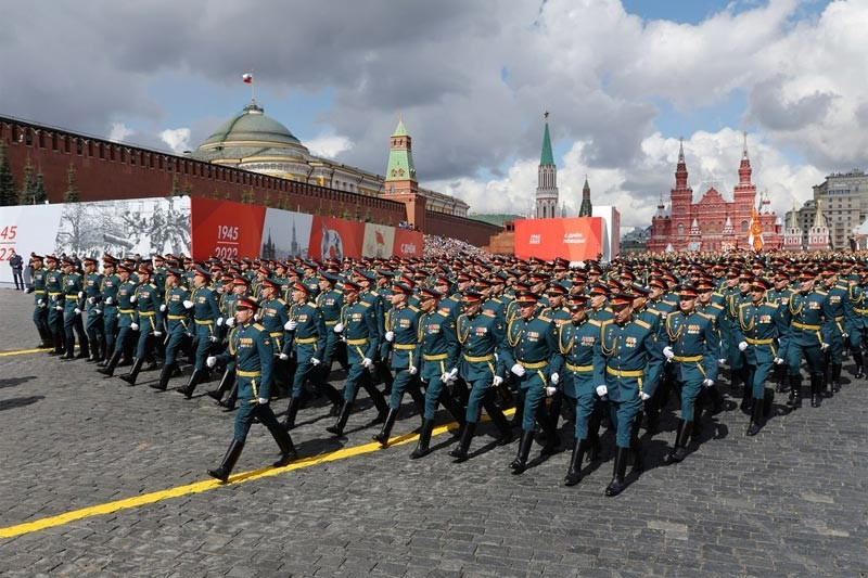 Moscow allows people over 40 to join the army, Canada imposes more sanctions on Russian oligarchs