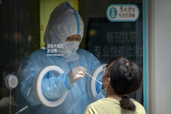 Ca Covid-19 tử vong tuần qua giảm, thêm vắc xin của Trung Quốc được cấp phép