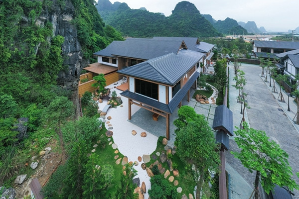 Live fully at Quang Hanh hot mineral villa