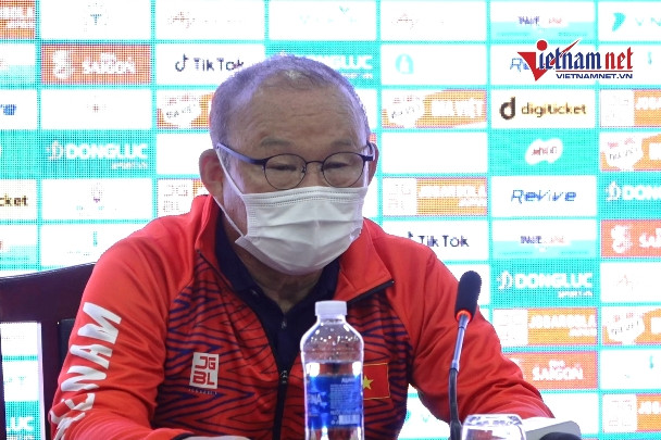 Trước trận chung kết, HLV Park thừa nhận áp lực và khen U23 Thái Lan hoàn hảo