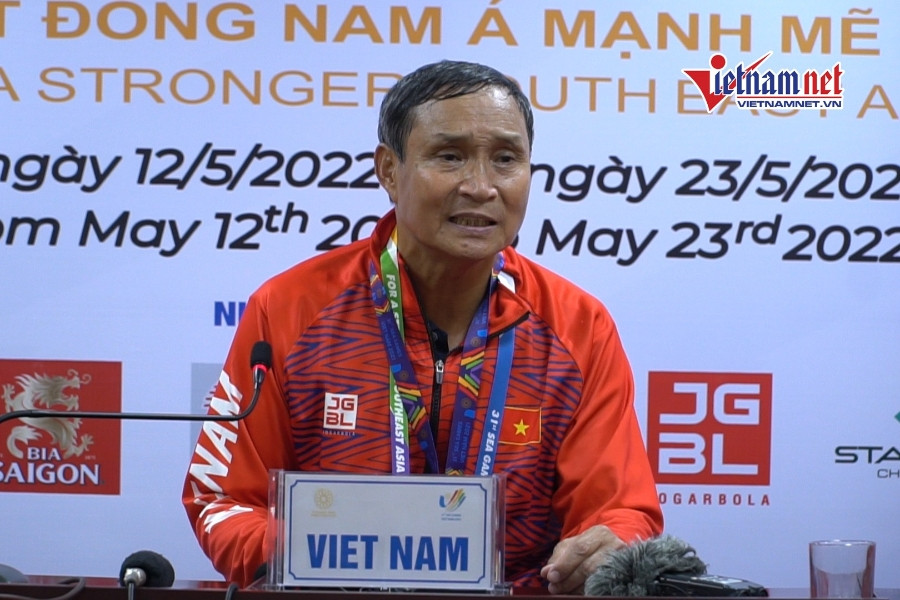 HLV Mai Đức Chung nói gì sau khi hạ Thái Lan, giành HCV SEA Games thứ 3 liên tiếp?