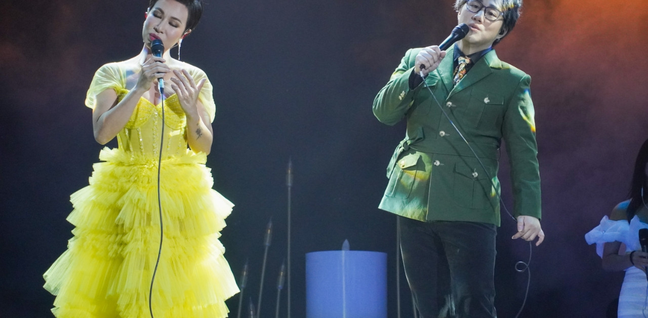 Trung Quan, Uyen Linh made an impression when exchanging hits on stage