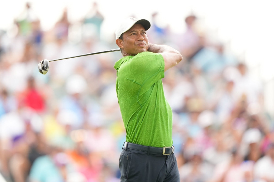 Tiger Woods làm điều thần kỳ ở vòng 2 PGA Championship