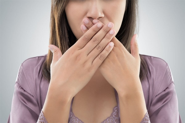 Reasons for bad breath and how to fix it