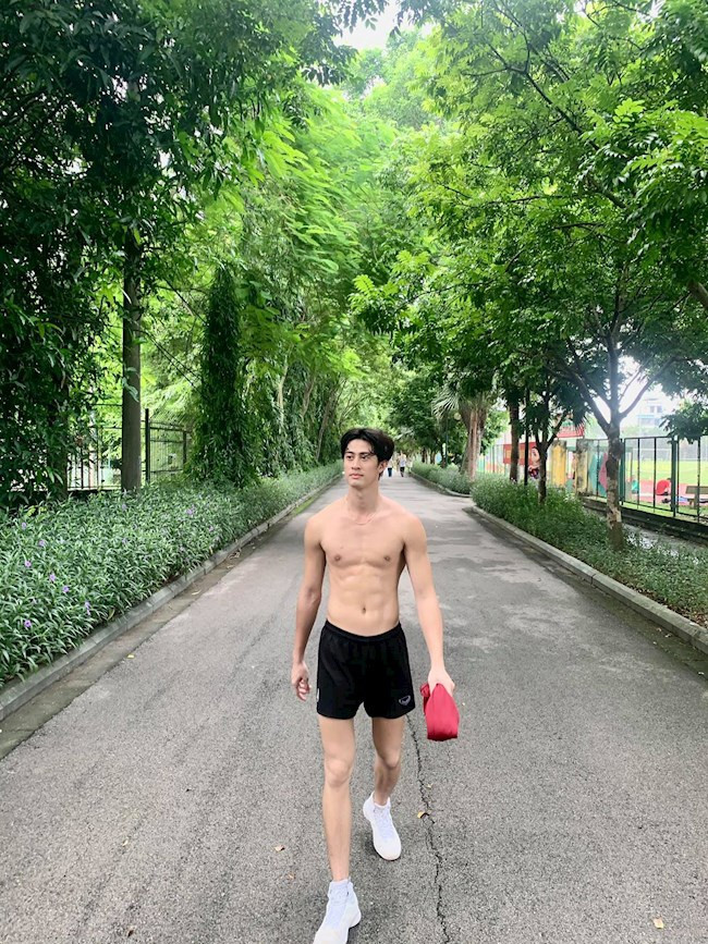 Hot boy bóng chuyền cao 1m90 khiến fan nữ liêu xiêu - 4