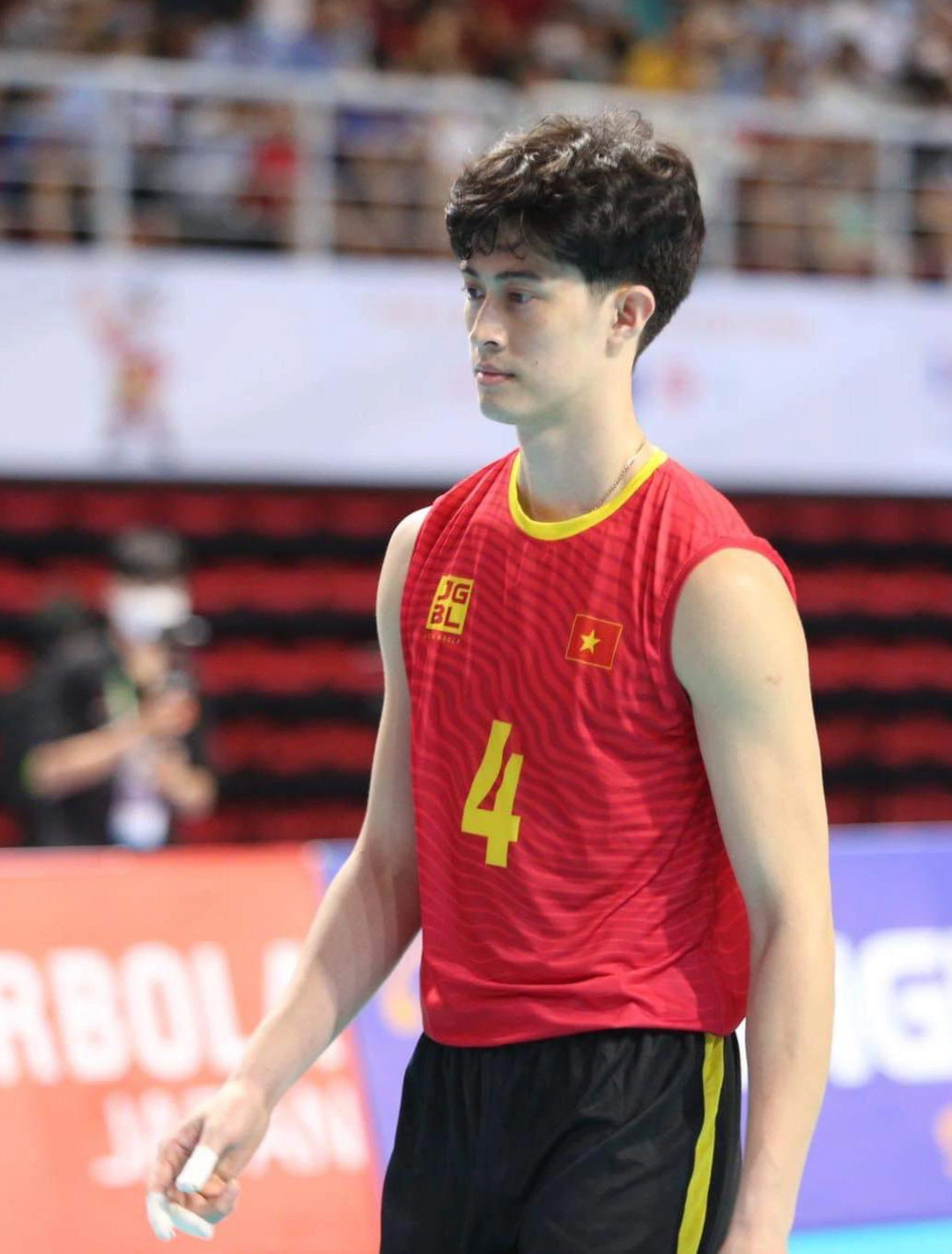 Hot boy bóng chuyền cao 1m90 khiến fan nữ liêu xiêu - 1