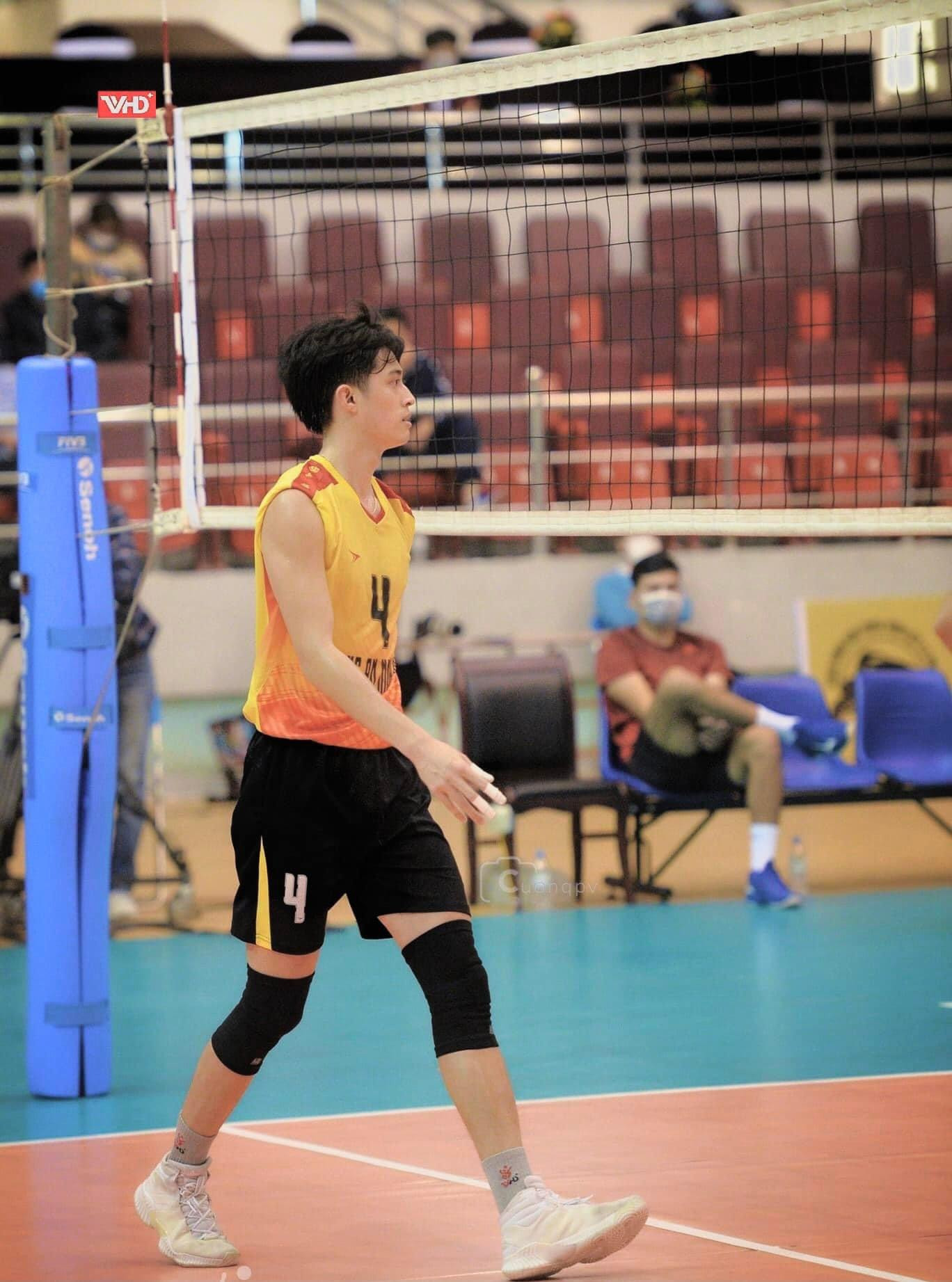 Hot boy bóng chuyền cao 1m90 khiến fan nữ liêu xiêu - 2