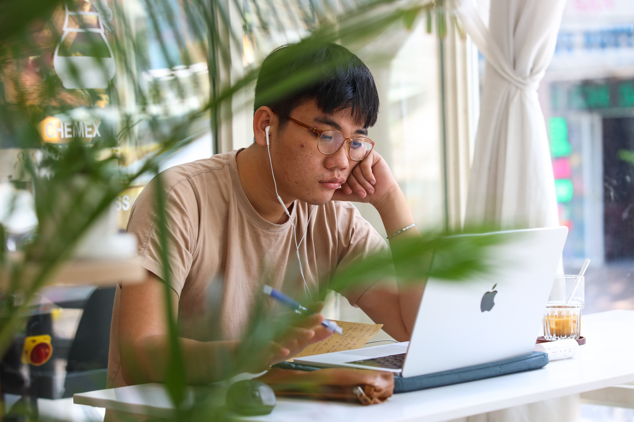 nhan su chon sep anh 6