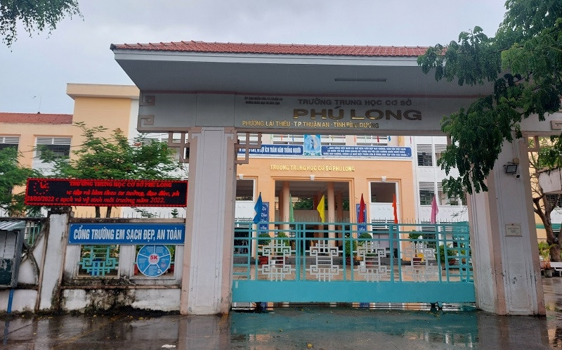 Con Hiệu trưởng làm lộ đề thi vì ‘thương bạn’