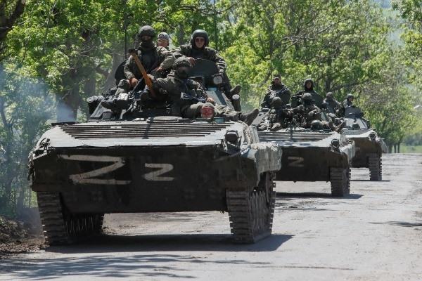 Ông Zelensky nói tình hình ở Donbass xấu đi, Nga tính 'giải cứu' tài phiệt Ukraine