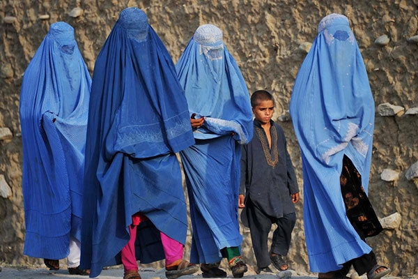 Nữ sinh Afghanistan mạo hiểm tính mạng để tham gia lớp học bí mật