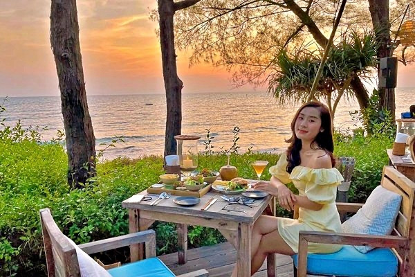 Vi vu 'sang chảnh' 10 ngày ở Phú Quốc, cô gái xinh đẹp khiến tín đồ du lịch trầm trồ