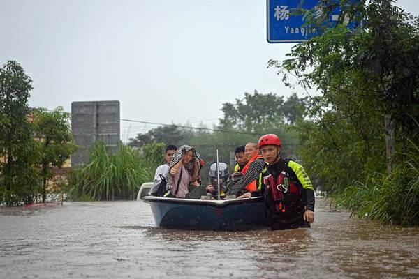 hinh anh mua lu kinh hoang can quet dong bac an do 8f49bc68da004c359196fb516e7c321e