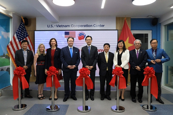 Khai trương Trung tâm hợp tác Việt - Mỹ