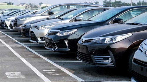 Số công-tơ-mét và đời xe: tiêu chí nào quan trọng khi mua ô tô cũ?