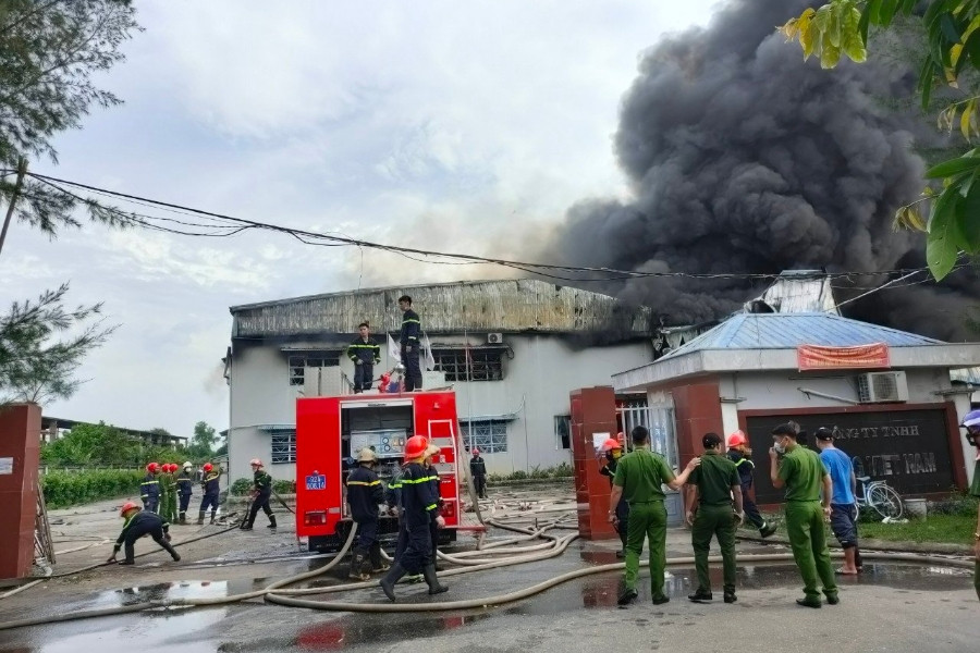 Cháy lớn tại công ty may ở Quảng Nam