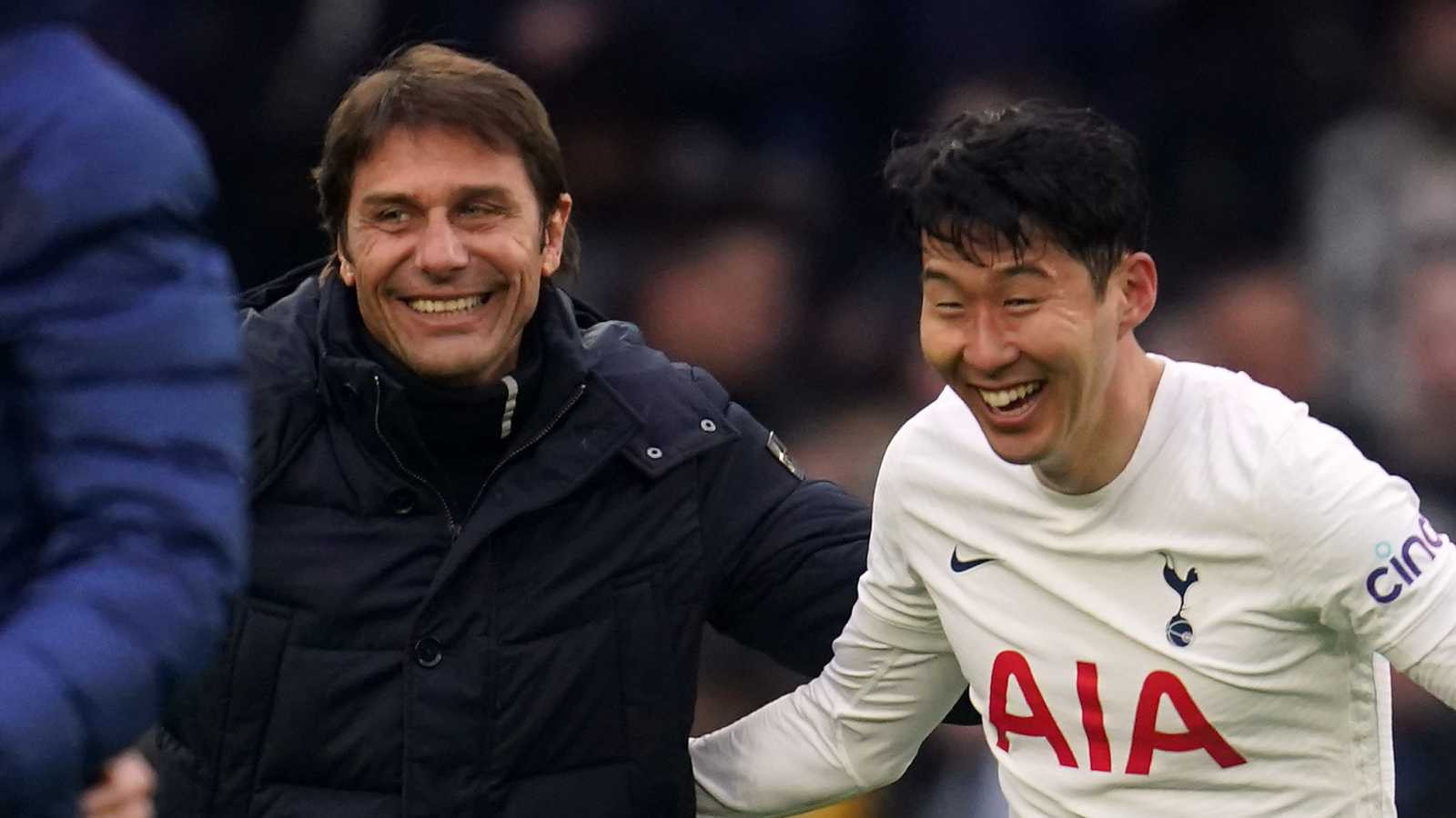 Son Heung-min tiết lộ lý do tại sao anh ấy 'phải lòng' Antonio Conte ở Tottenham