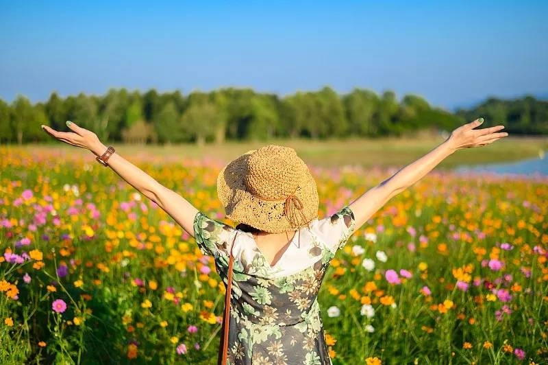 Vét hết cửa nhà cho vợ đi họp lớp: '2 năm dịch, cô ấy đã mệt mỏi quá rồi'