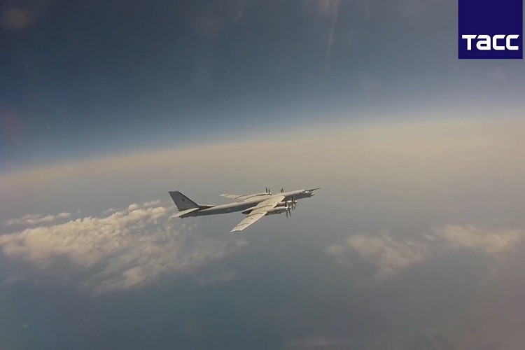 Video oanh tạc cơ Nga-Trung Quốc tuần tra chung