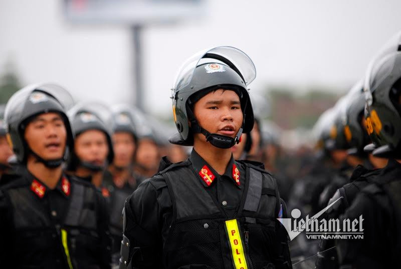 Đề nghị nêu rõ trang bị tàu bay, tàu thuyền loại gì cho cảnh sát cơ động