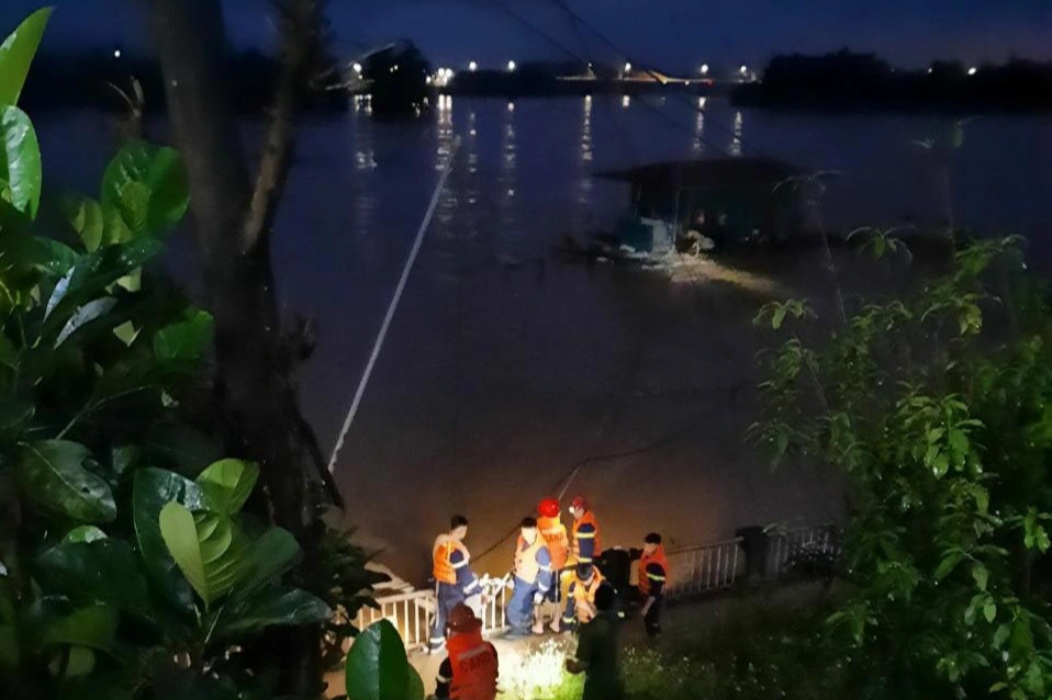 Cận cảnh nước dâng tận nóc nhà ở Tam Đảo - 12