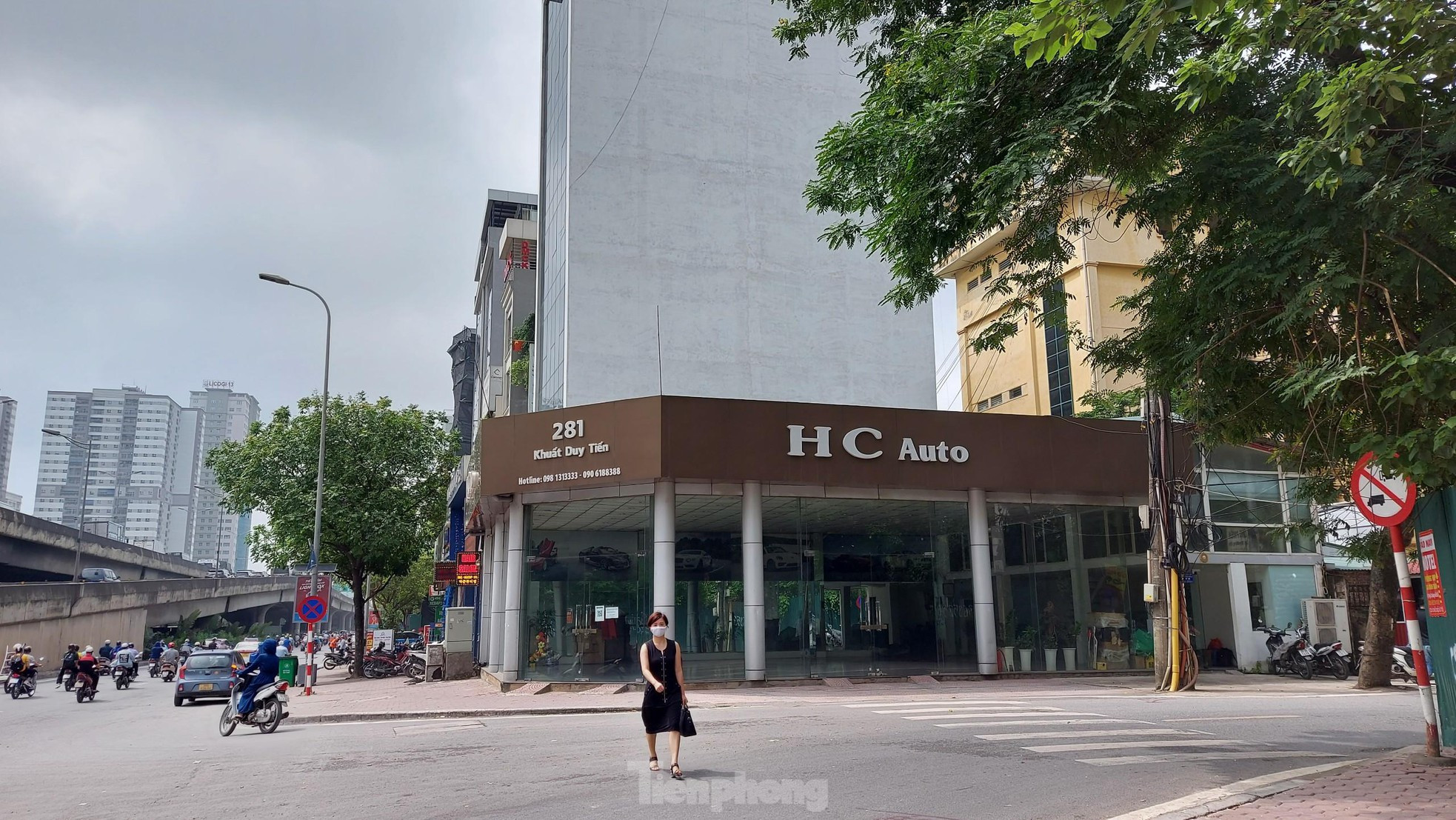 Kỳ lạ nhiều showroom bán siêu xe biếu tặng trống trơn ảnh 8