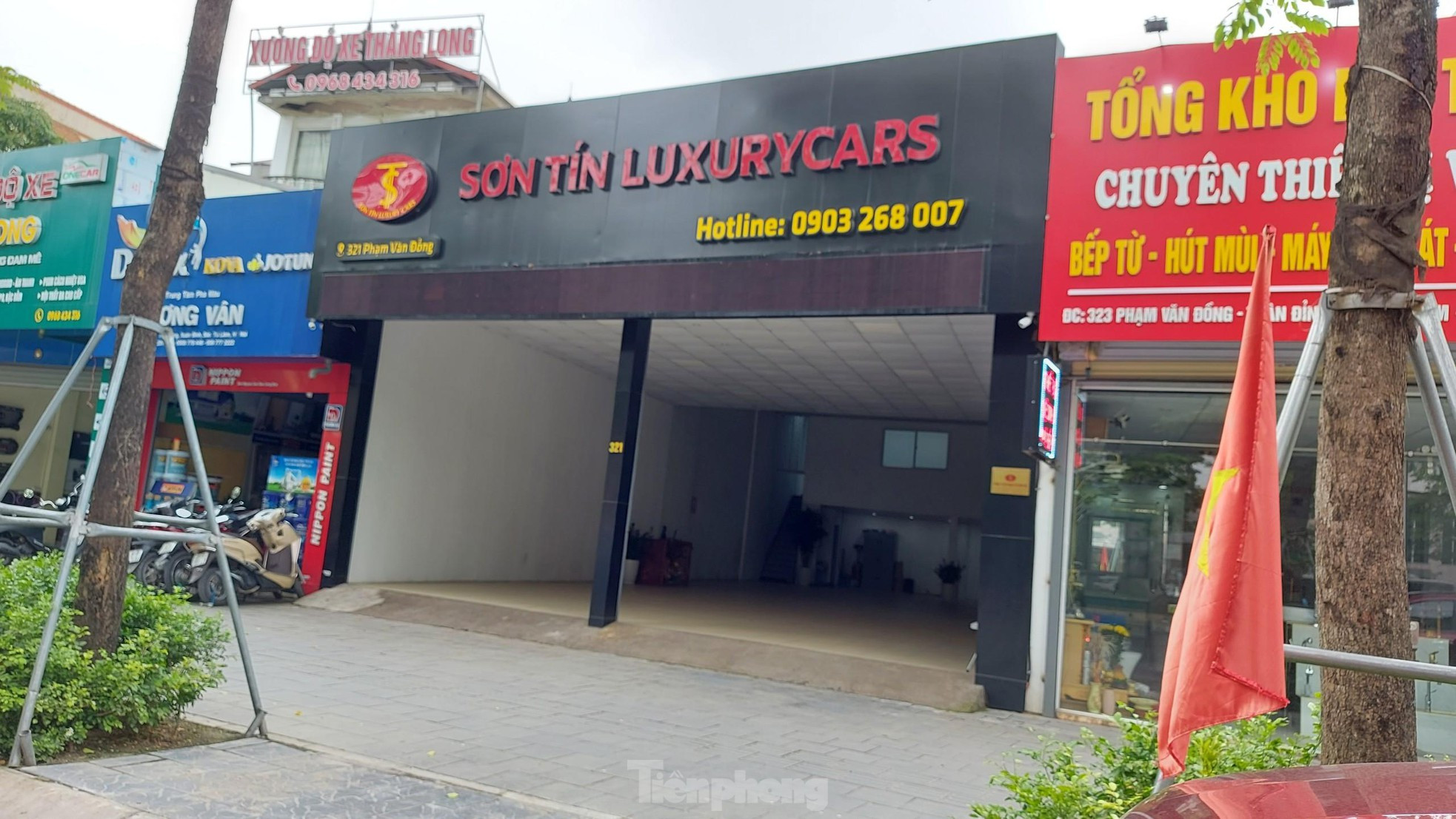 Kỳ lạ nhiều showroom bán siêu xe biếu tặng trống trơn ảnh 4